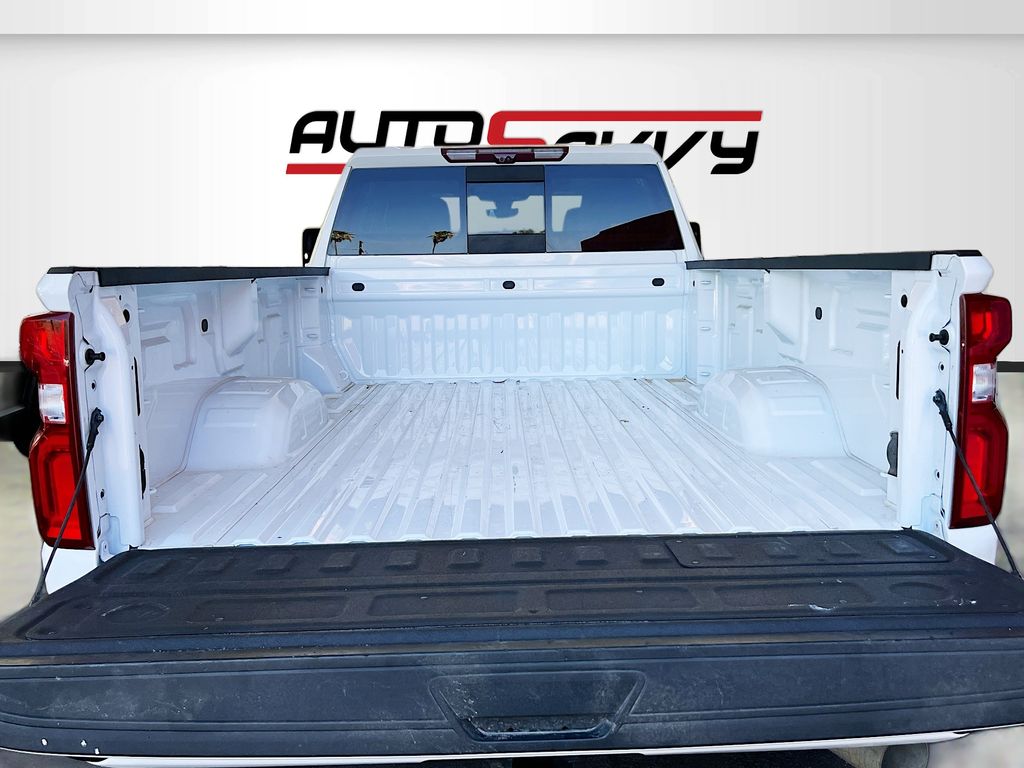 Used 2023 White Chevrolet High Country image 28
