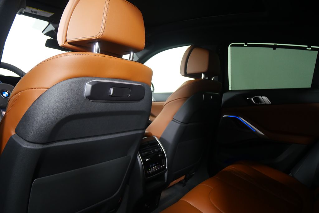 Thumbnail: 2026 BMW X6 - 16