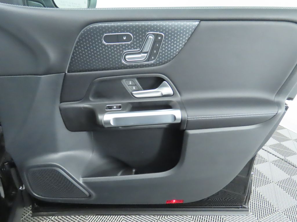 Thumbnail: 2025 Mercedes-Benz GLB - 25