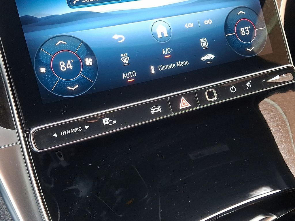 Thumbnail: 2025 Mercedes-Benz GLC - 12