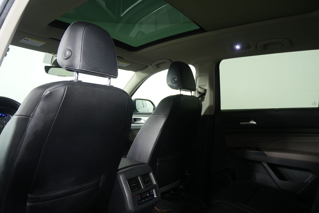 Thumbnail: 2021 Volkswagen Atlas - 16