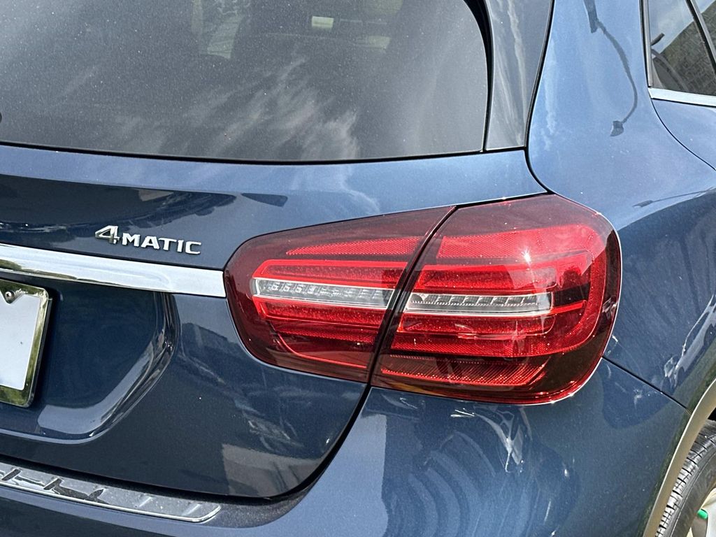 Thumbnail: 2020 Mercedes-Benz GLA - 8