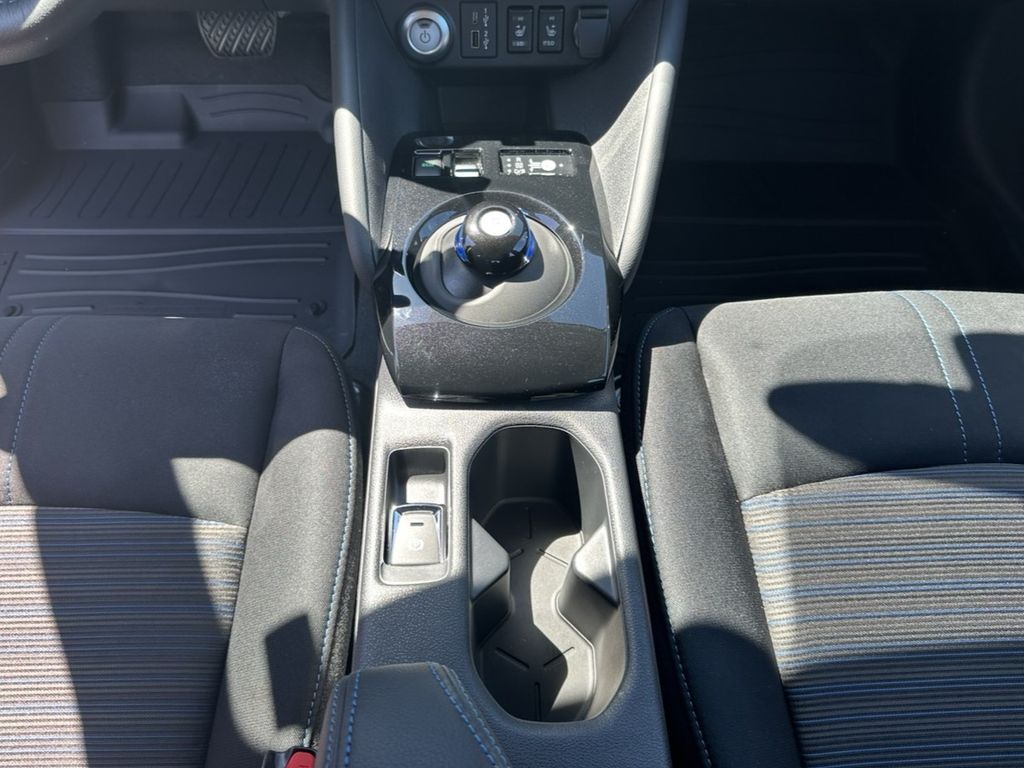 2025 Nissan Leaf SV Plus