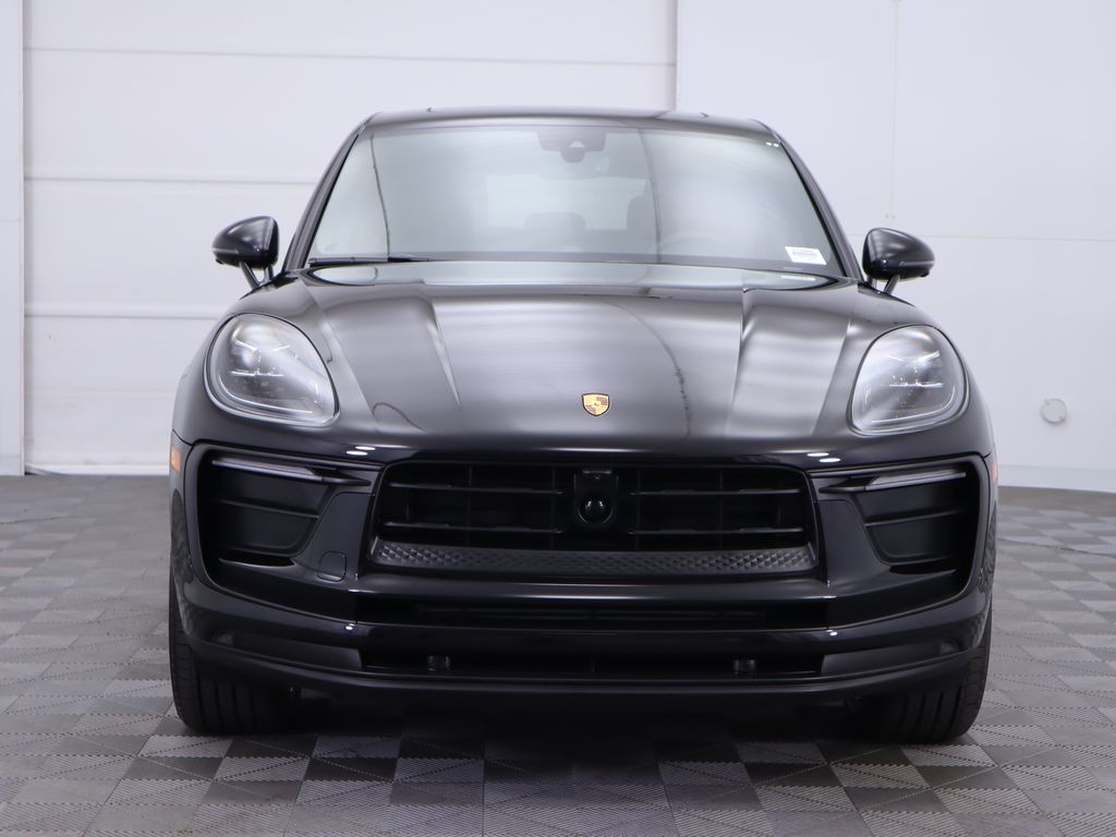 2024 Porsche Macan  2