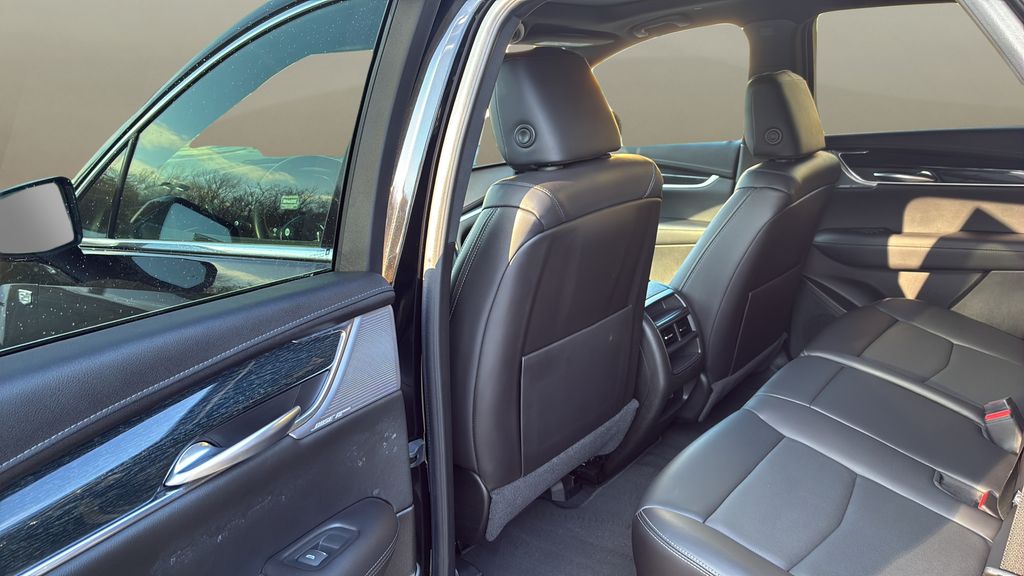 used 2023 Cadillac XT5 car, priced at $31,850