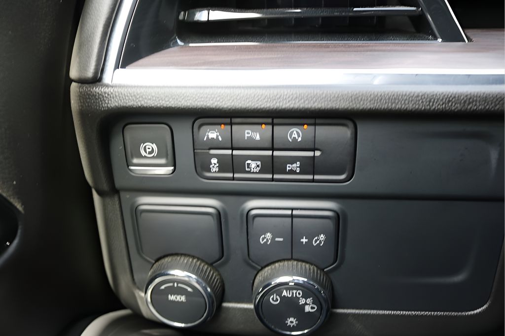 Used 2025 Gray Chevrolet LT image 22