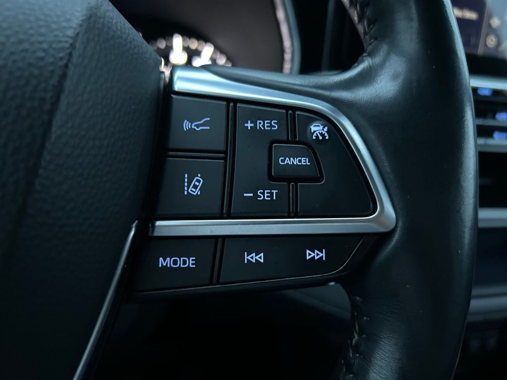 Thumbnail: 2021 Toyota Highlander - 16
