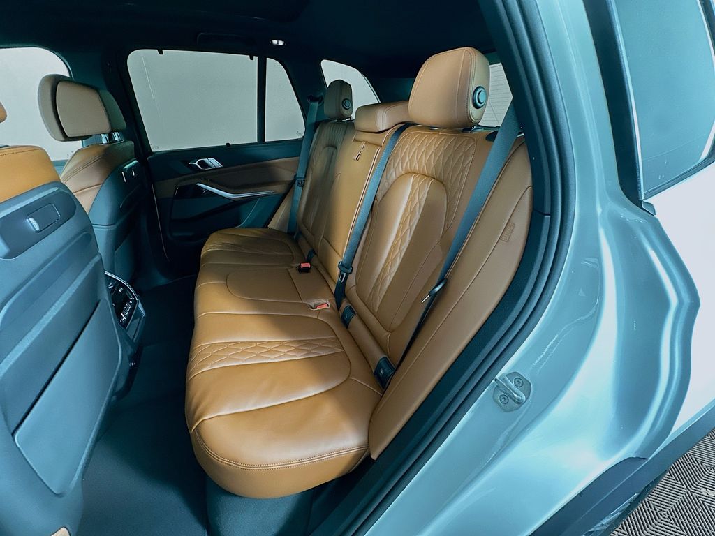 Thumbnail: 2026 BMW X5 - 17