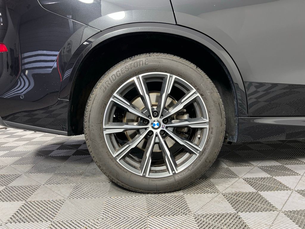 Thumbnail: 2023 BMW X5 - 13