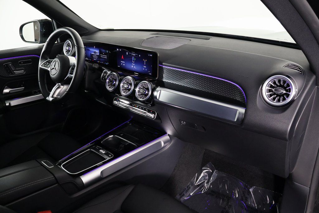 Thumbnail: 2025 Mercedes-Benz GLB - 8