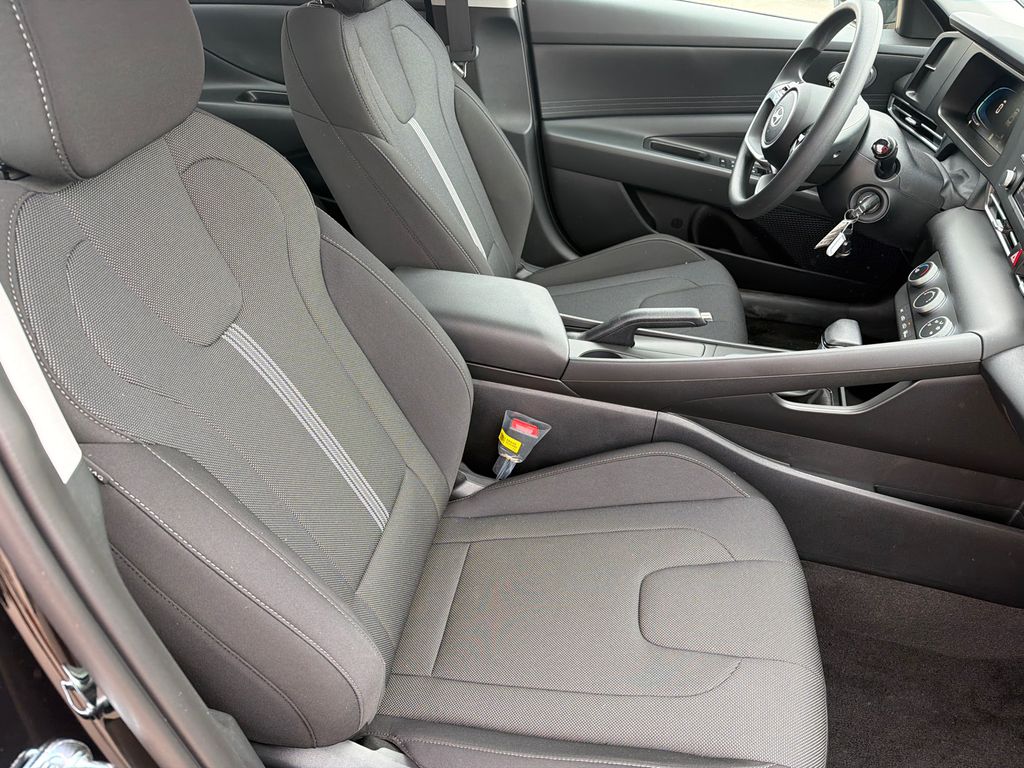 New 2026 Black HYUNDAI SE image 14