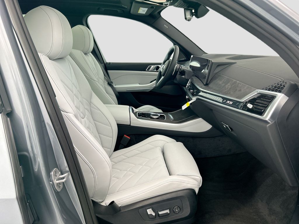 Thumbnail: 2026 BMW X5 - 19