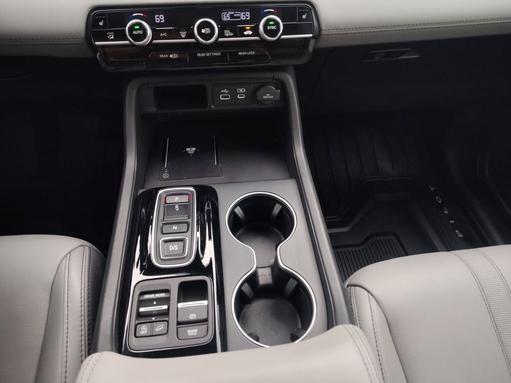 Used Car 2025 Honda Pilot  Touring For Sale Under $50,000 In Austin, Texas