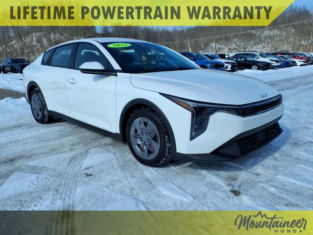 2025 Kia K4 LX FWD