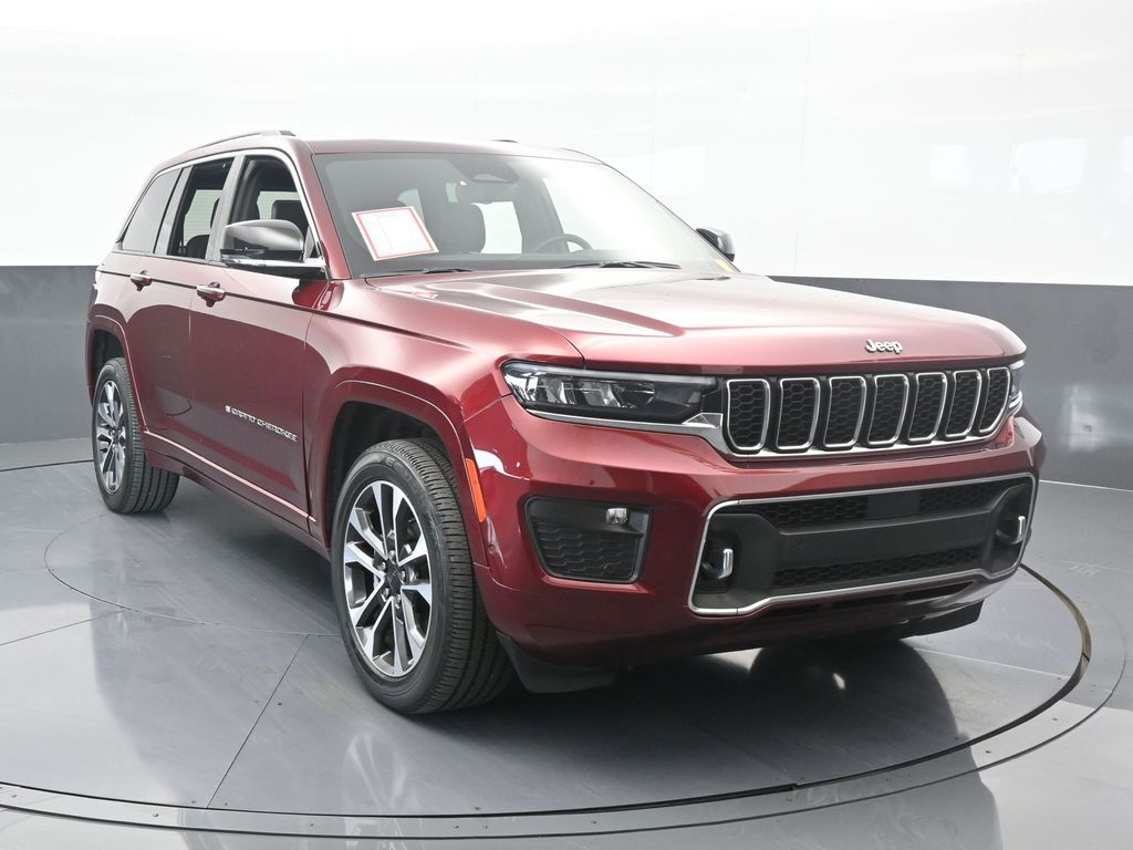 Used 2023 Velvet Red Pearlcoat Jeep Overland image 9