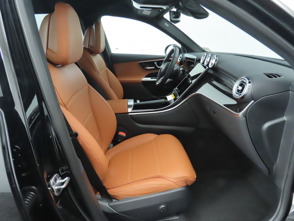 Thumbnail: 2026 Mercedes-Benz GLC - 21
