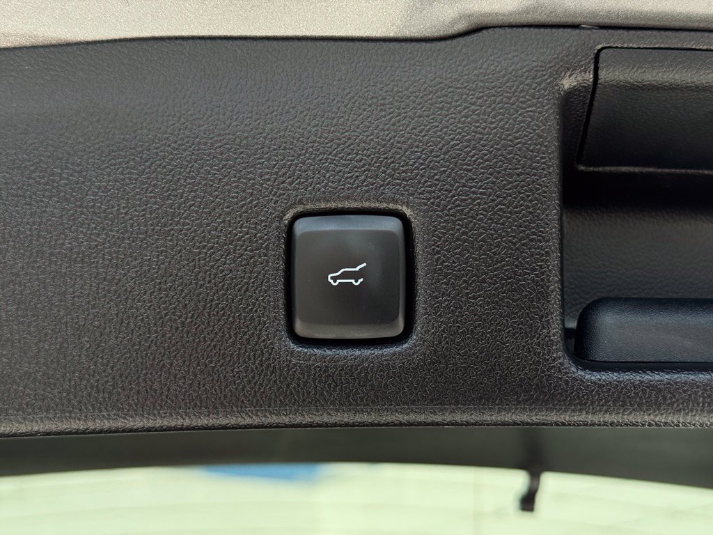 2025 Ford Escape ST-Line Select Gray Metallic - Jim Hudson Acura - Image 17