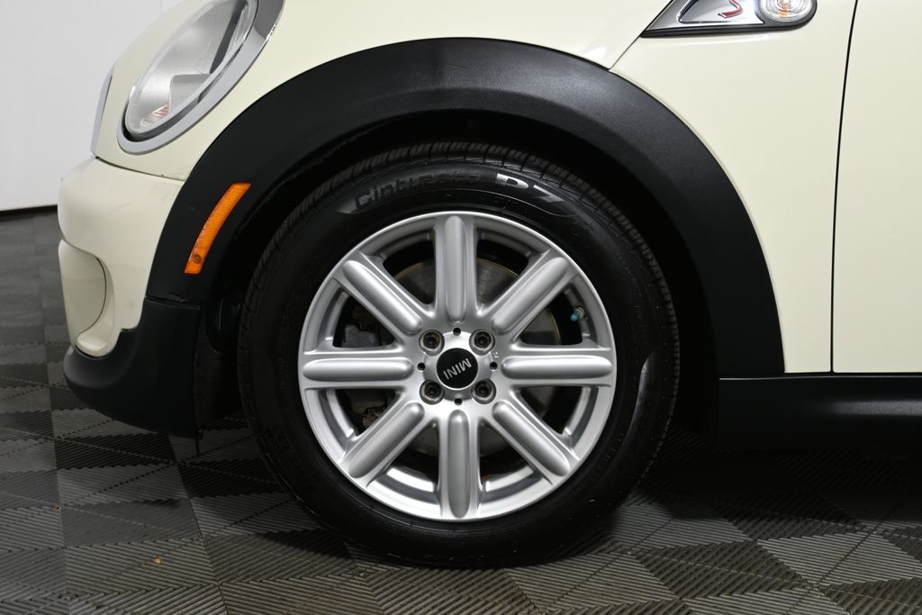 Thumbnail: 2015 MINI Cooper - 18