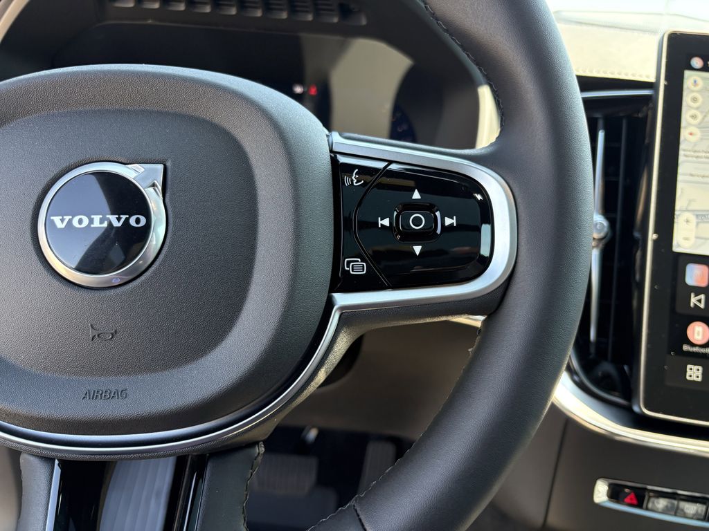 New 2026 Vapour Grey Volvo B6 Plus 7-Seater image 17