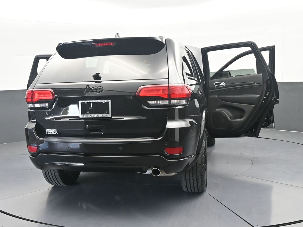 Used 2021 Diamond Black Crystal Pearlcoat Jeep Laredo X image 69