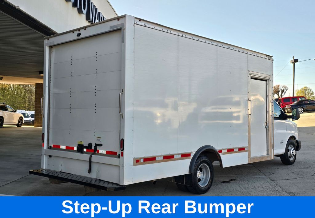 View vehicle photo 6