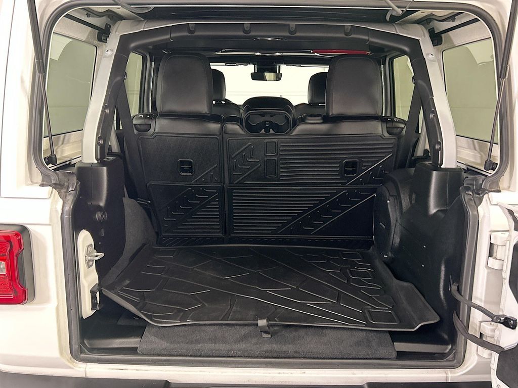 Thumbnail: 2021 Jeep Wrangler - 27