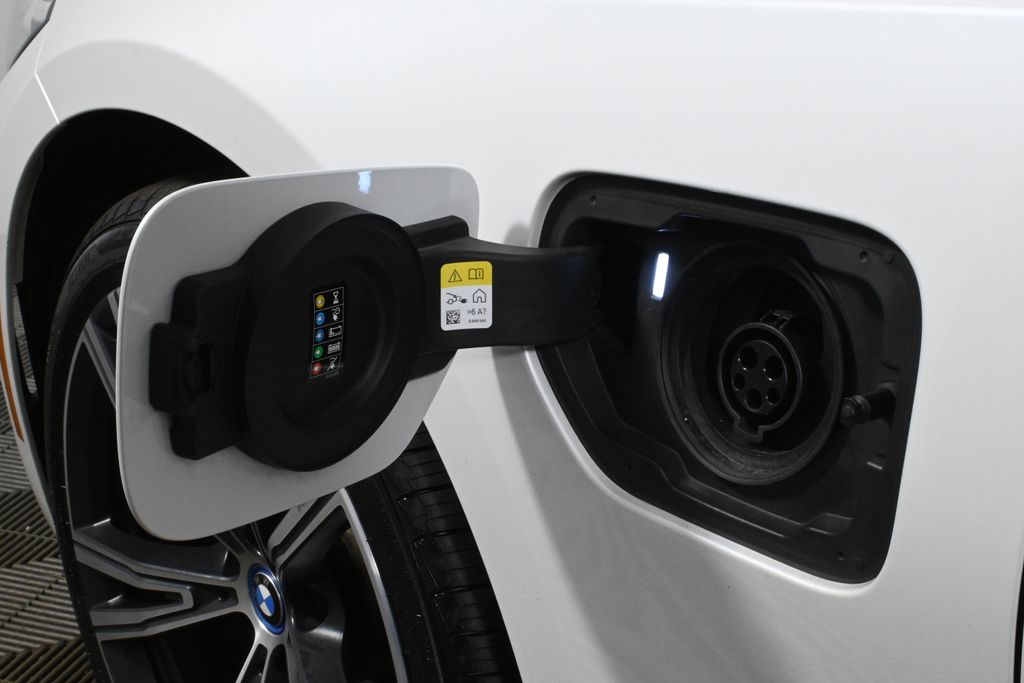 Thumbnail: 2023 BMW 3 Series - 15