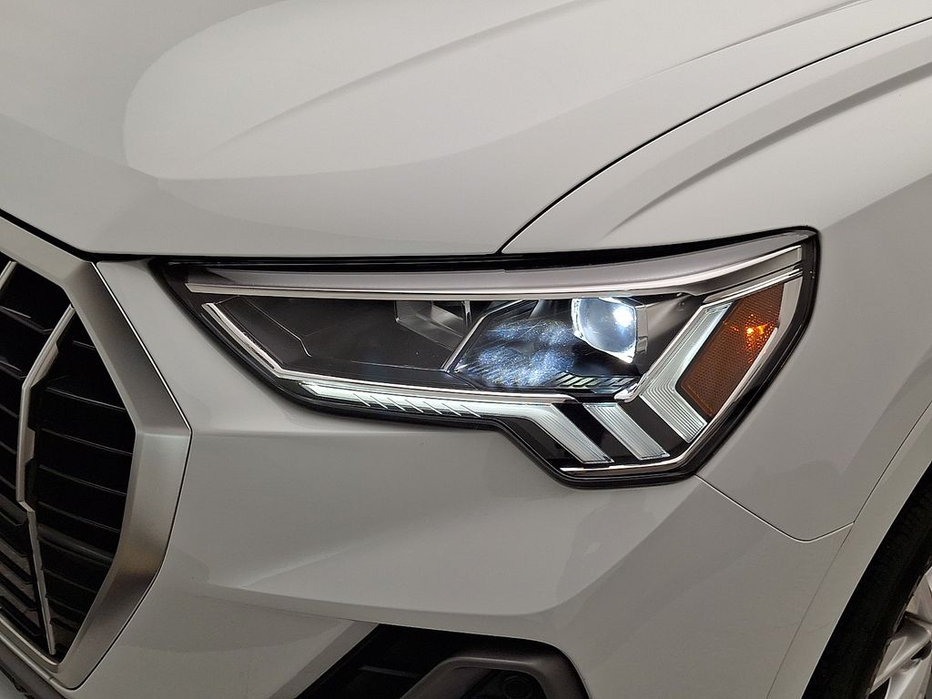 Thumbnail: 2023 Audi Q3 - 9
