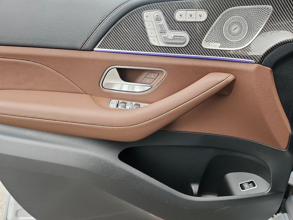 Thumbnail: 2026 Mercedes-Benz GLE - 8