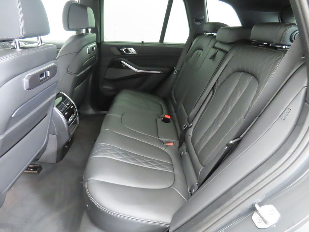 Thumbnail: 2026 BMW X5 - 21