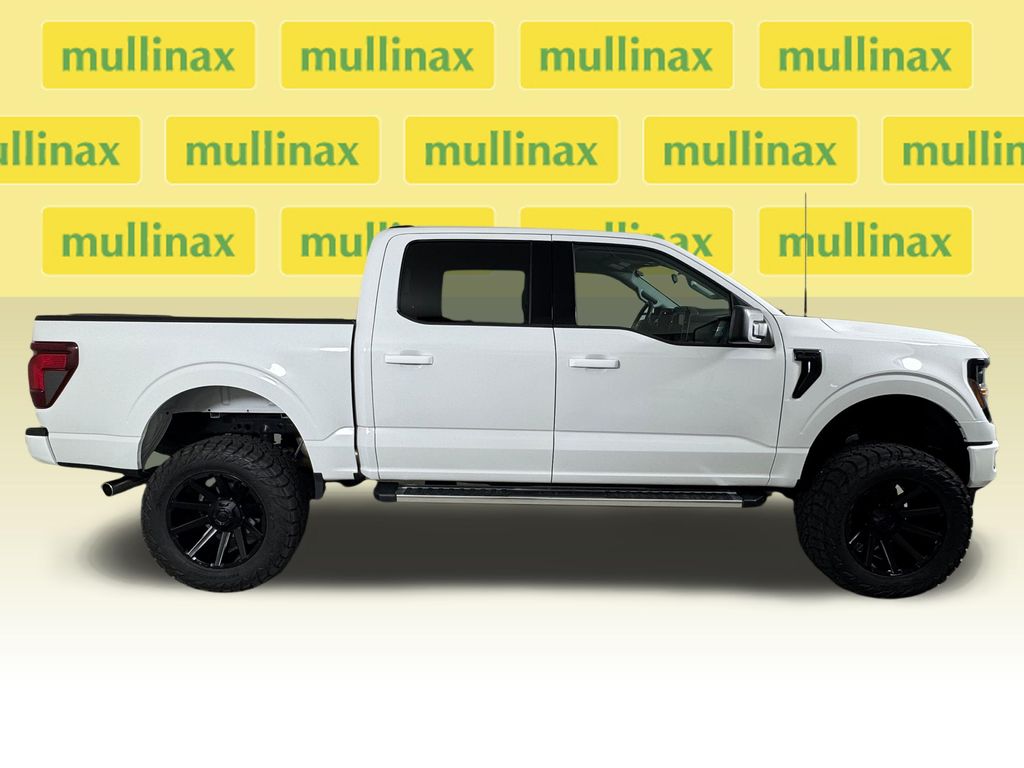 Certified Used 2025  Ford XLT image 2