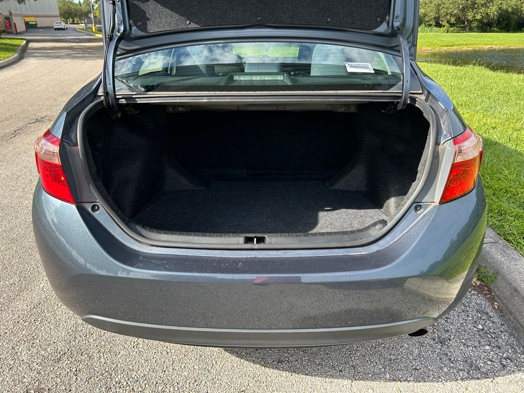 Thumbnail: 2019 Toyota Corolla - 10