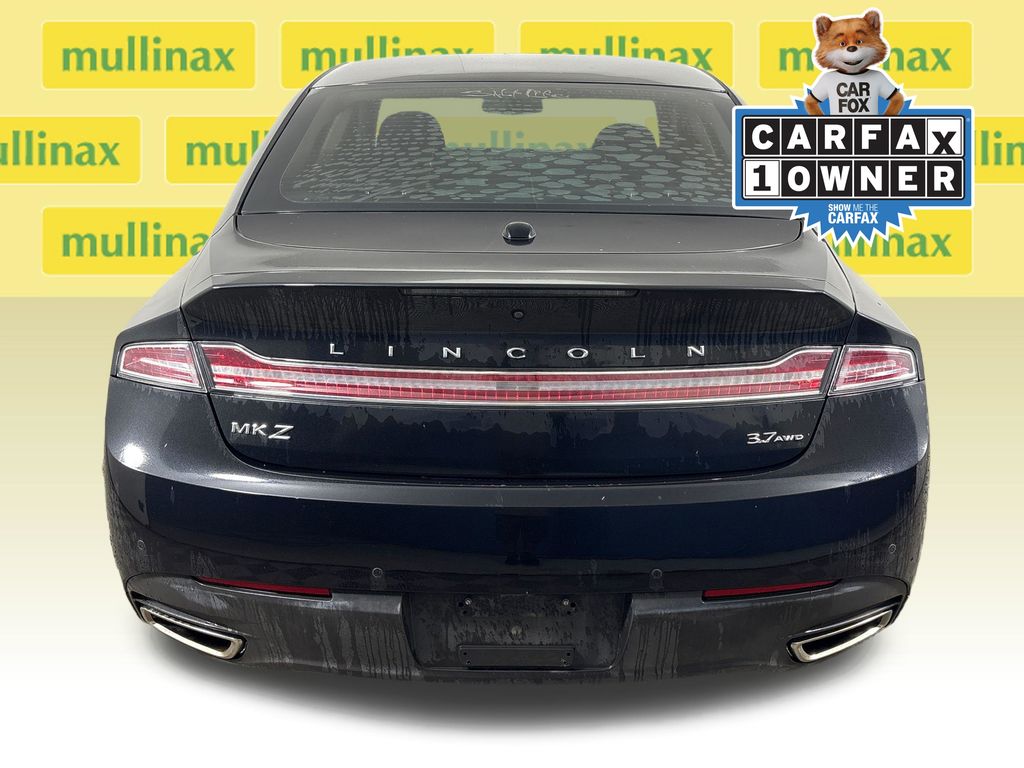 Used 2013 Black Lincoln Base image 31