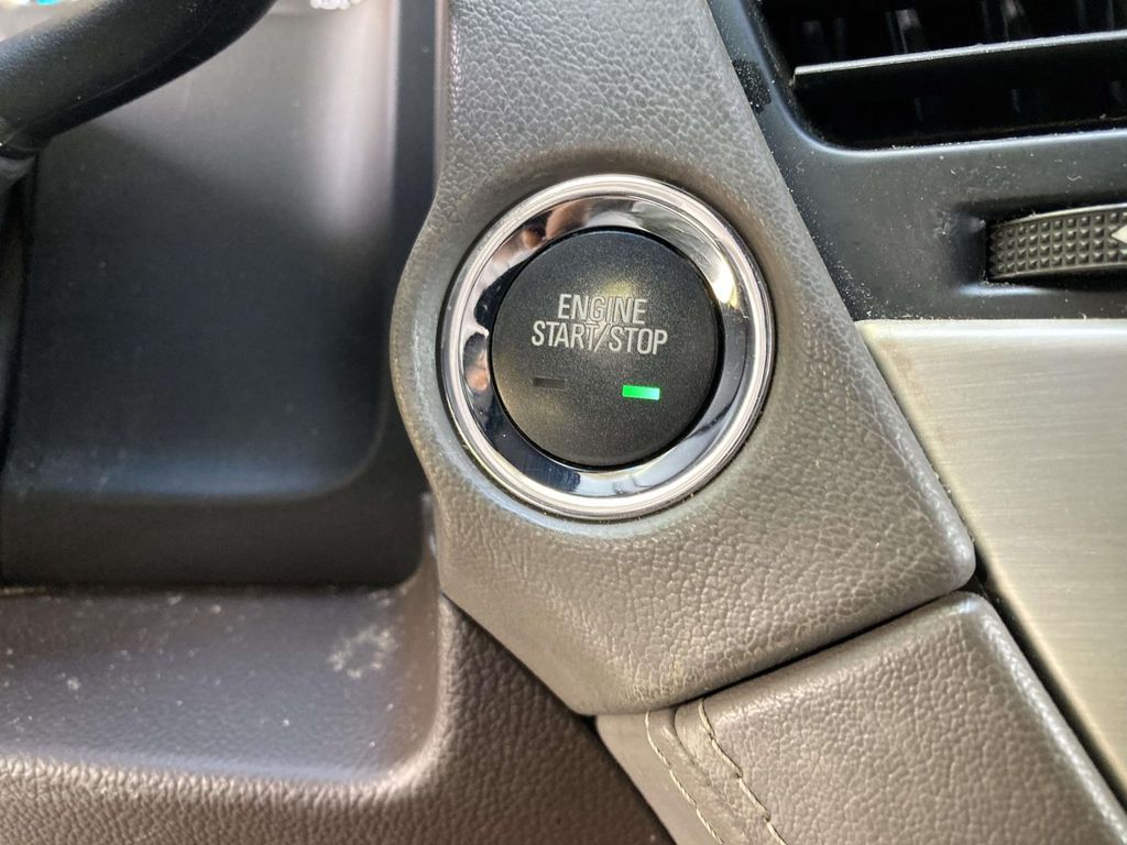 Used 2020 White GMC Denali image 18