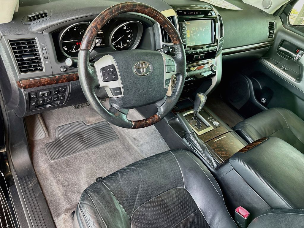 Thumbnail: 2015 Toyota Land Cruiser - 9