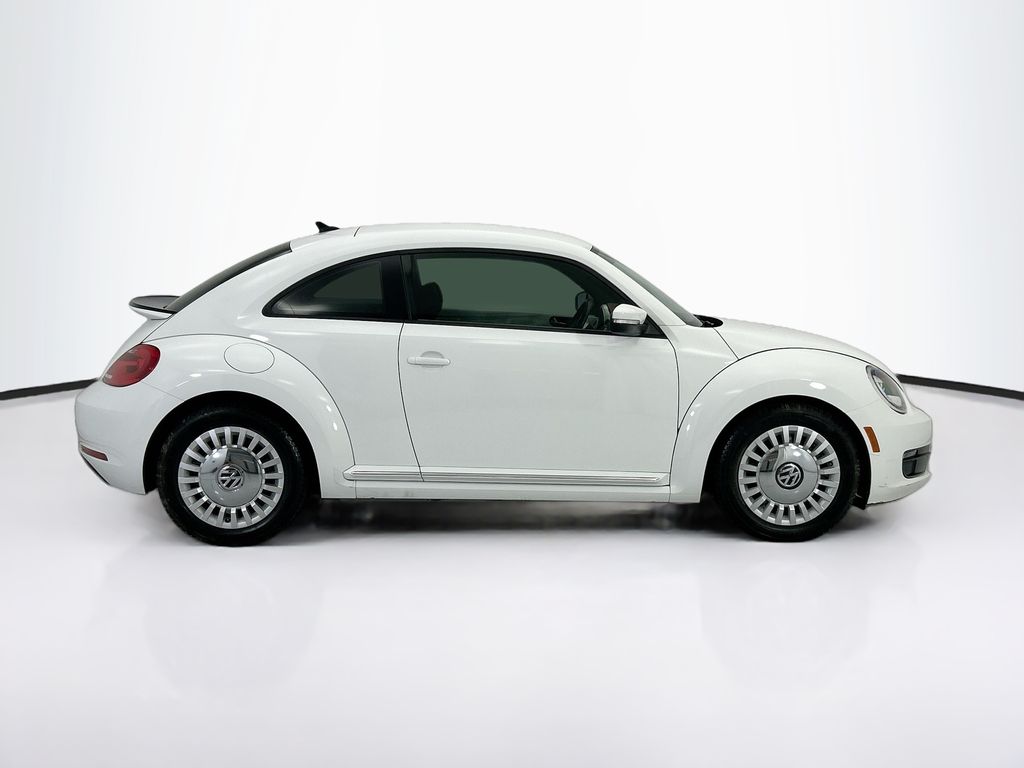 Thumbnail: 2016 Volkswagen Beetle - 4