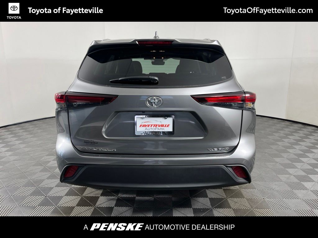 Thumbnail: 2026 Toyota Highlander - 13