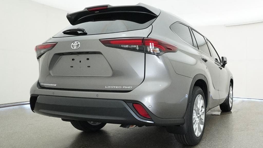 Thumbnail: 2026 Toyota Highlander - 22
