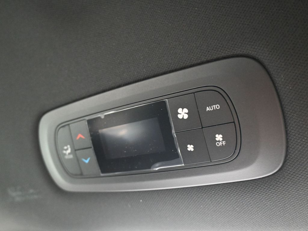 New 2026 Diamond Black Crystal Pearlcoat Chrysler Select image 43