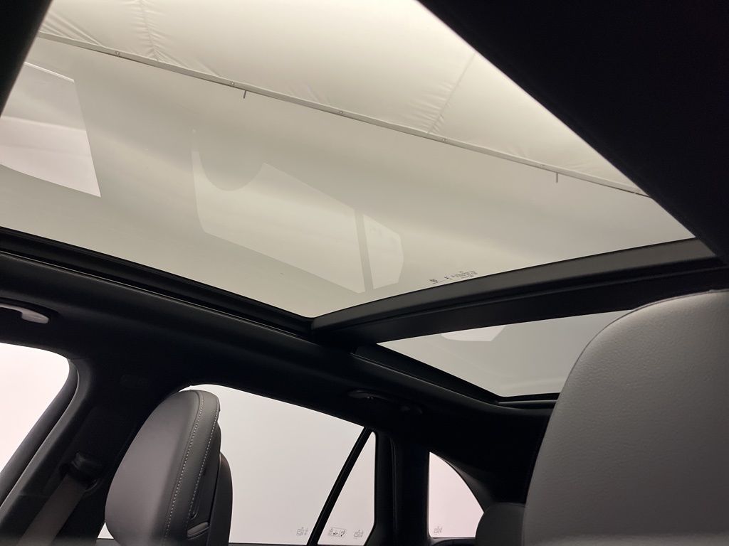 Thumbnail: 2026 Mercedes-Benz GLC - 22