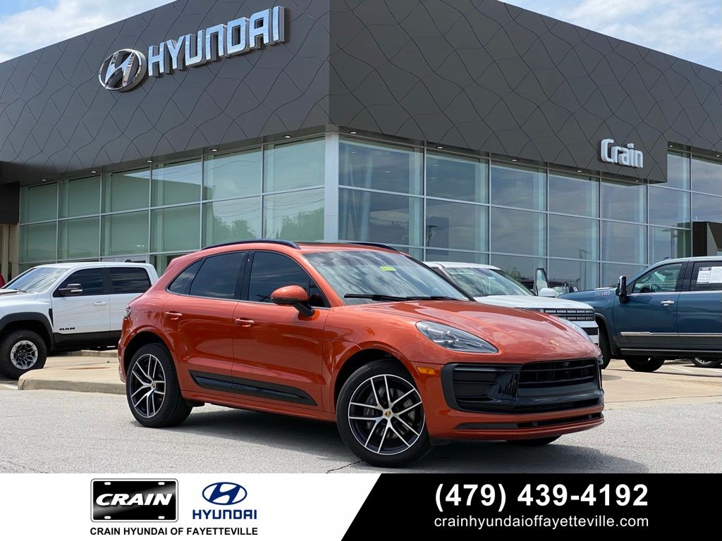 2022 Porsche Macan AWD