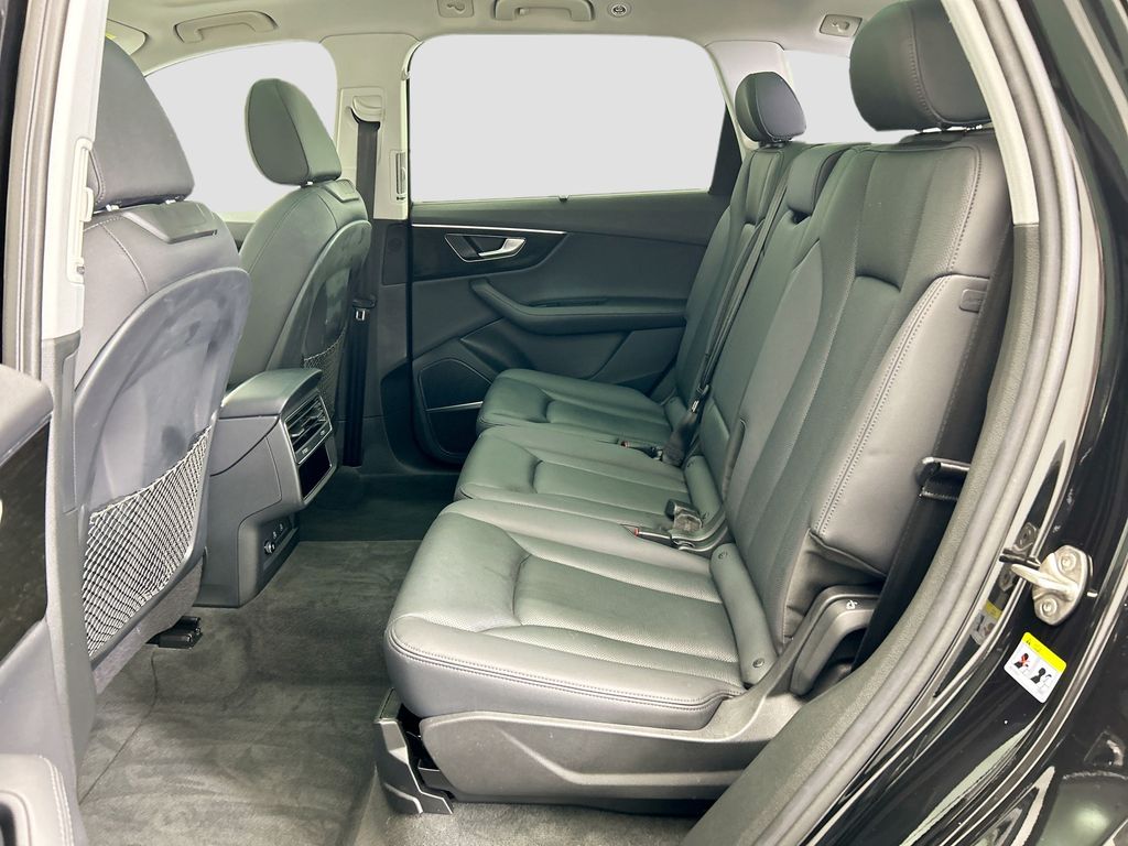 Thumbnail: 2023 Audi Q7 - 20