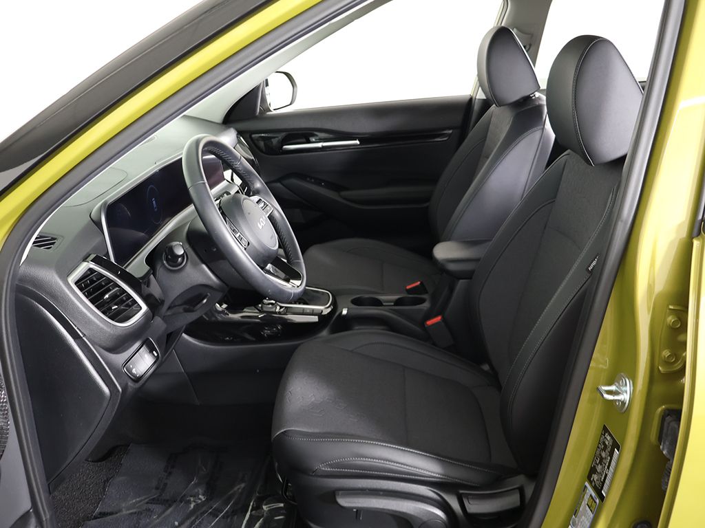 Used 2024 Green Kia S image 29