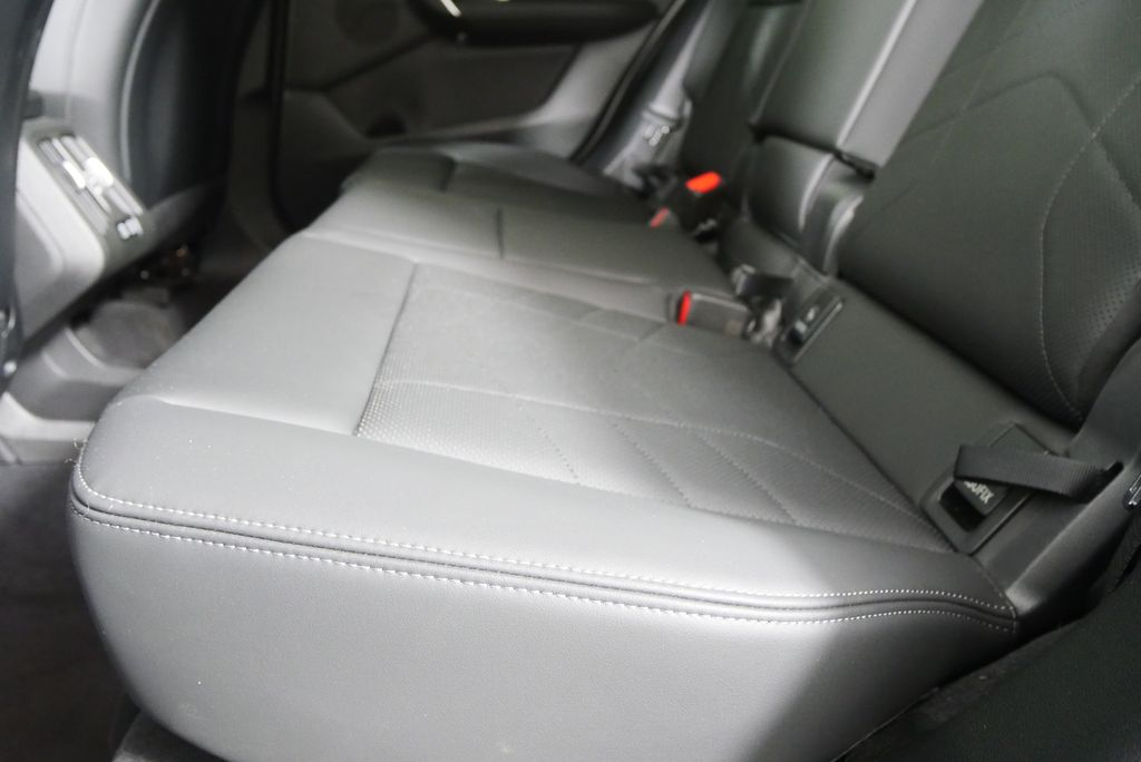 Thumbnail: 2025 BMW X2 - 14