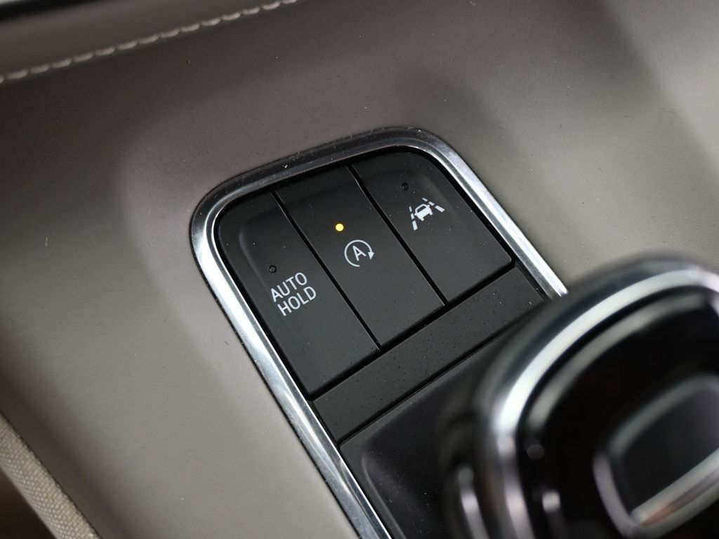 Used 2021 Black Raven Cadillac Sport Platinum image 37