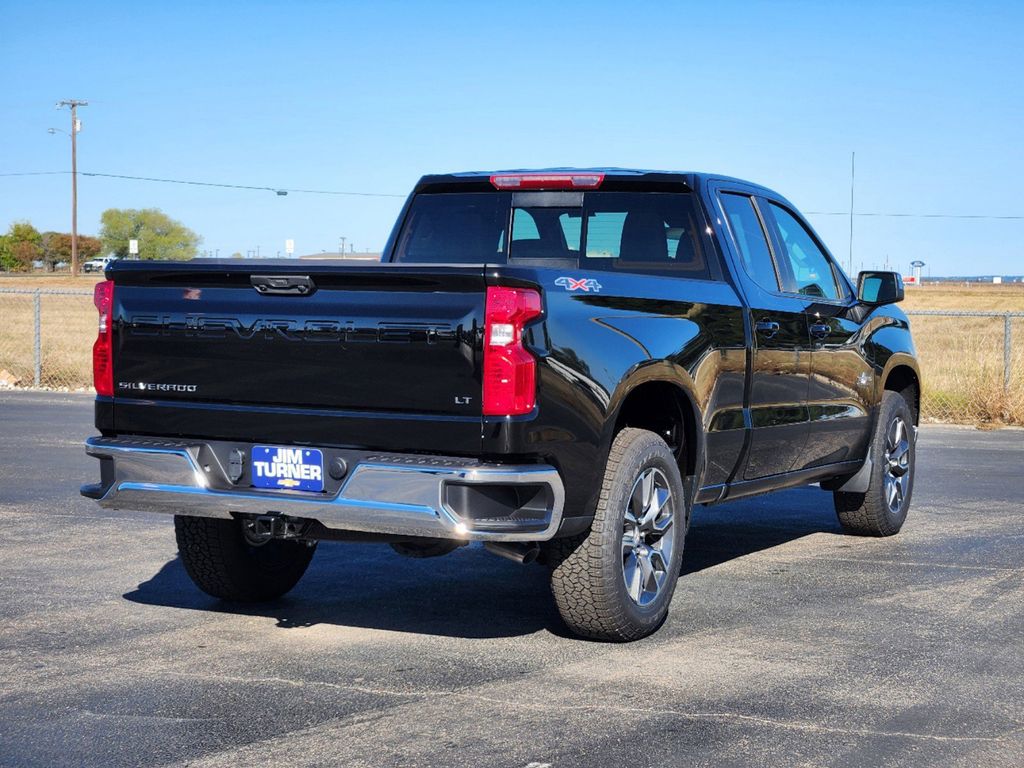 2025 Chevrolet Silverado 1500 LT 3