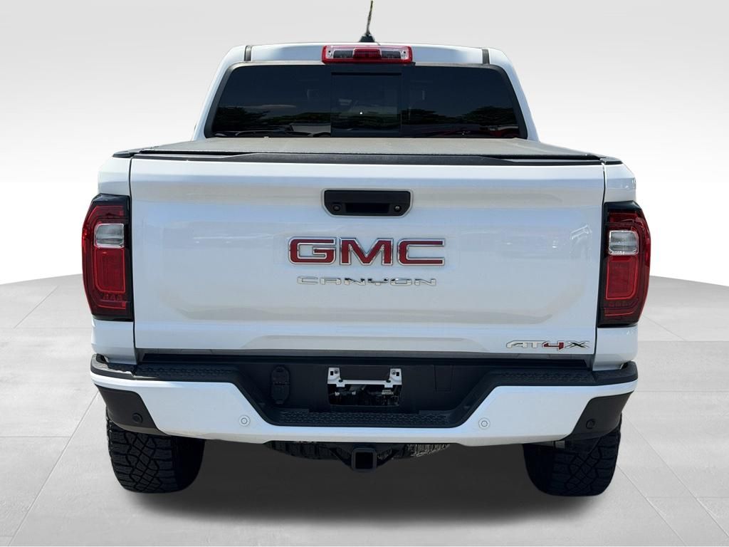 2023 GMC Canyon 4WD Crew Cab Short Box AT4X