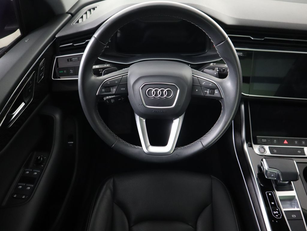 Thumbnail: 2022 Audi Q8 - 10