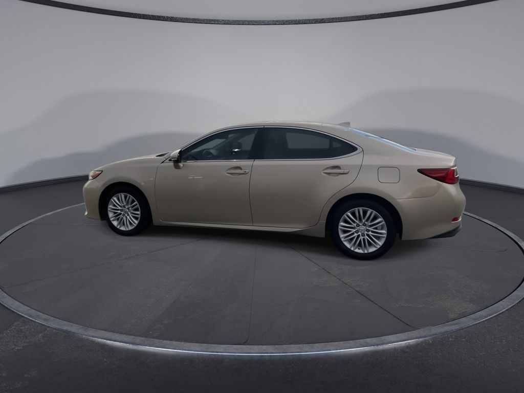 Thumbnail: 2016 Lexus ES - 6