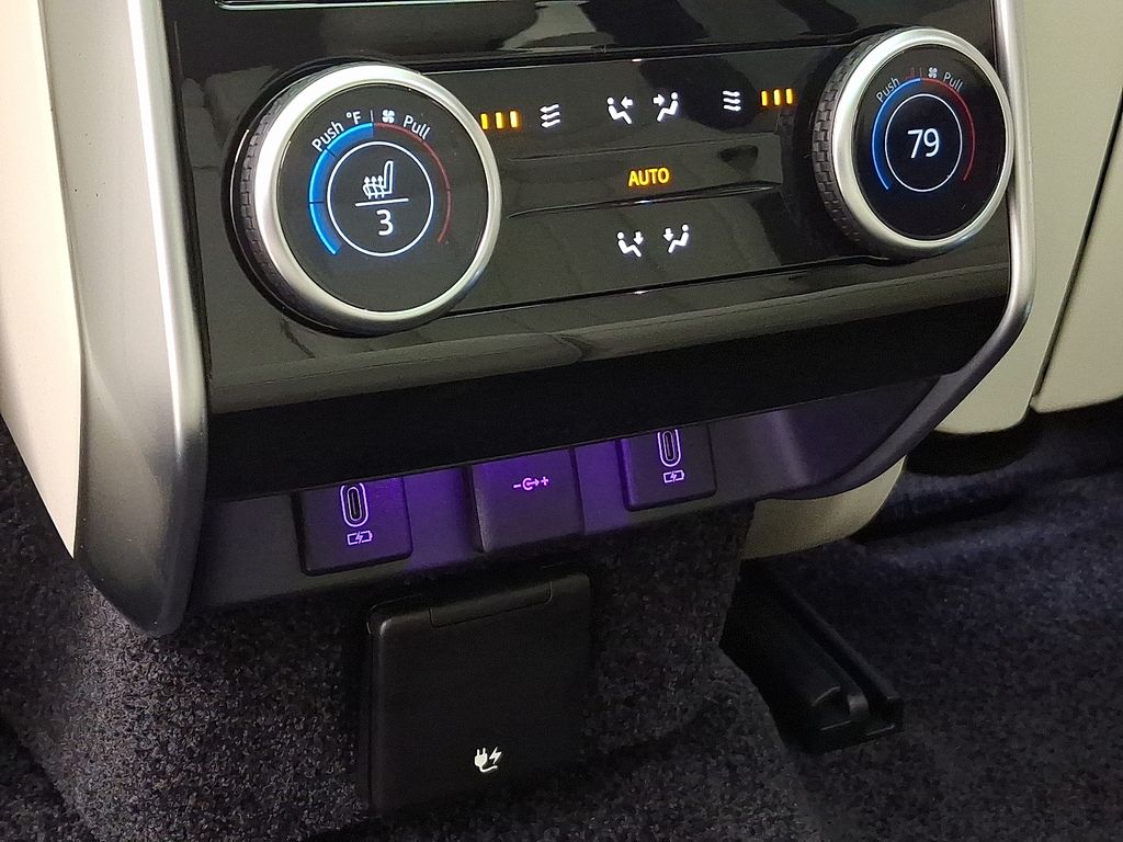 Thumbnail: 2026 Land Rover Range Rover - 7